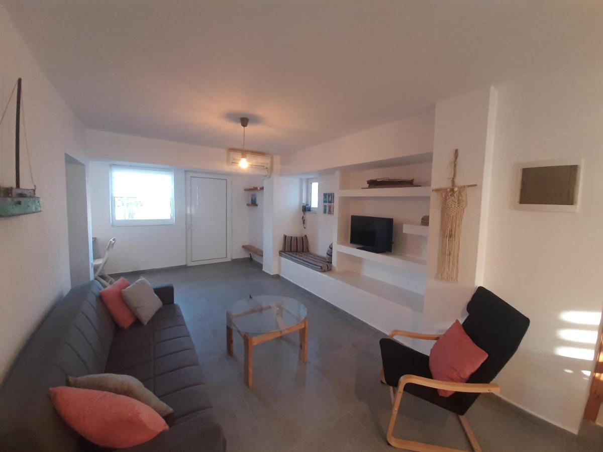 Apartment Art House